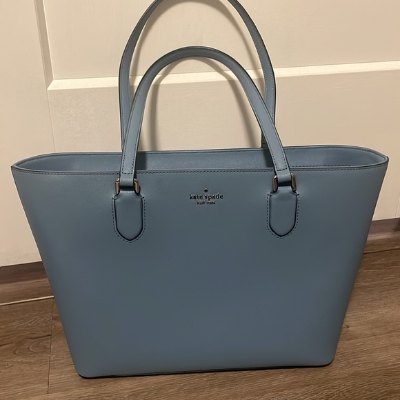 Purse - Picture 1 of 5